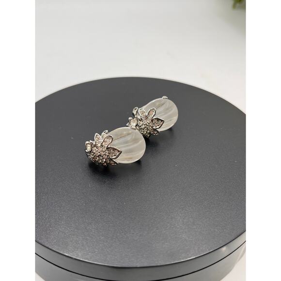 Kenneth Jay Lane White Lucite & Clear Crystal Clip-On Earrings - Picture 11 of 12